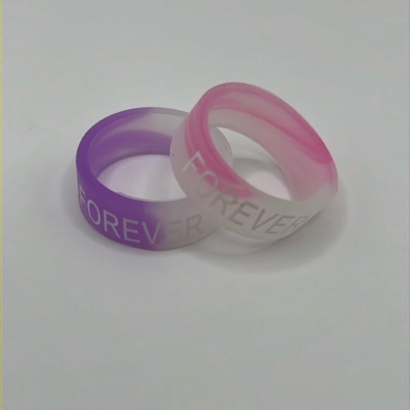 Silicone Stretch Ring Set FOREVER Band Rings - Picture 1 of 5